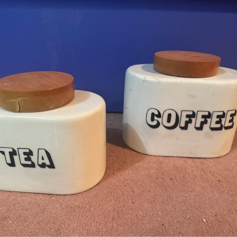 Vintage M.A. Hadley pottery jar w/ artist's signature set